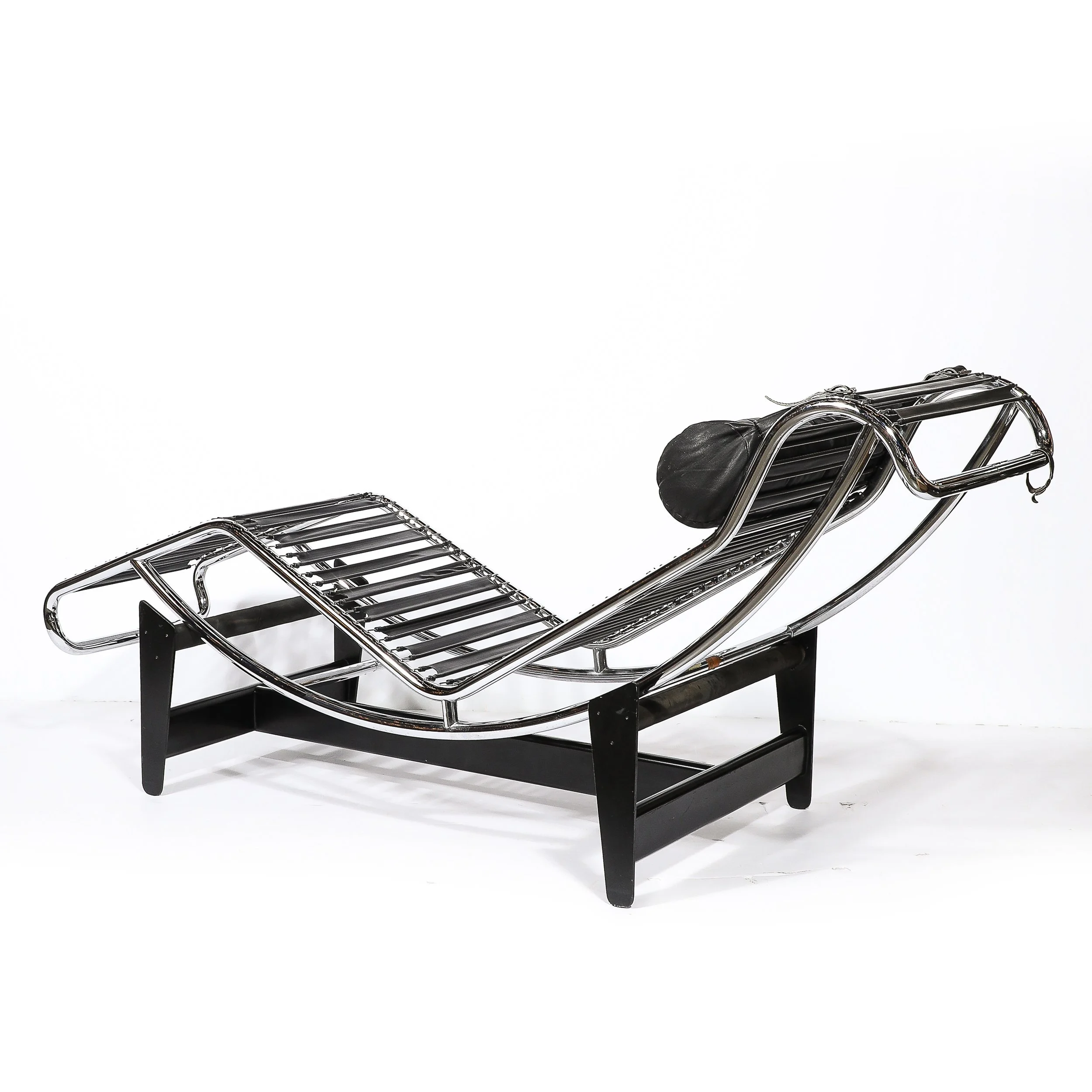 Mid-Century Modernist Chaise Lounge Model LC/4 5559 by LeCorbusier